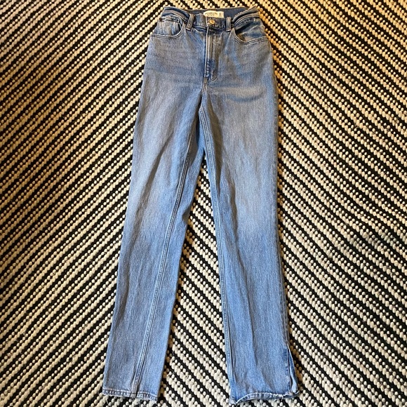 Abercrombie Curve Love Ultra High Rise 90s Straight Jean w/ Slit - Size 24L - Picture 4 of 12